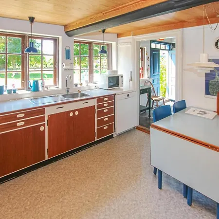 4 Bedroom Beautiful In Samso Onsbjerg